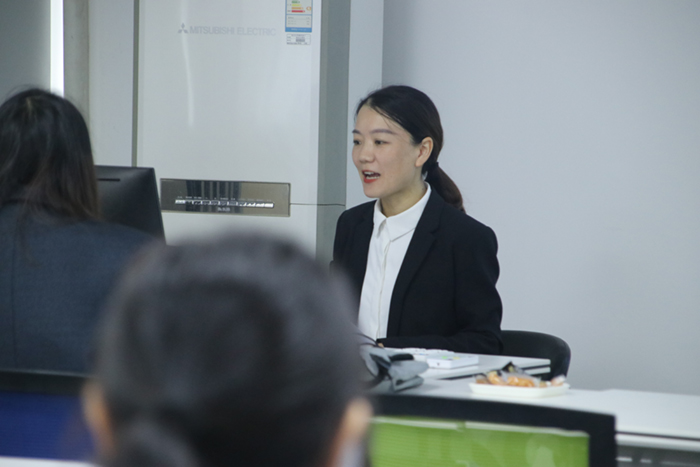 学员代表讲话-(1).jpg 学员代表讲话-(1).jpg